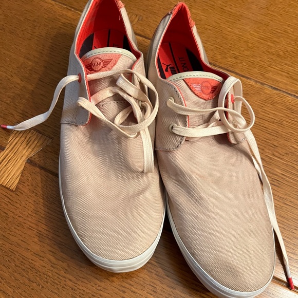 Puma Mini “Step on it” Tennis Shoes (Size 9) - Picture 3 of 9